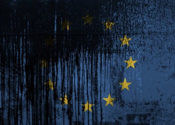 Batı Demokrasisi Geriye Mi Gidiyor?