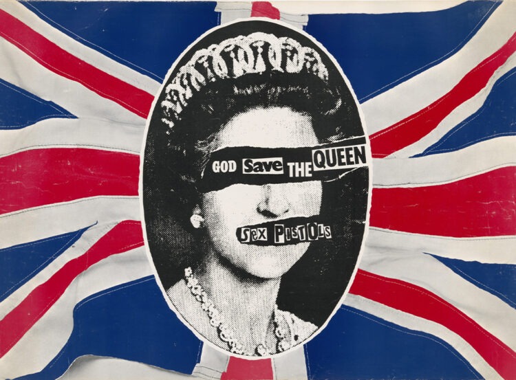 “Tanrı Kraliçeyi Korusun”: İngiltere Toplumunun Kraliyet Ailesine Bakışı