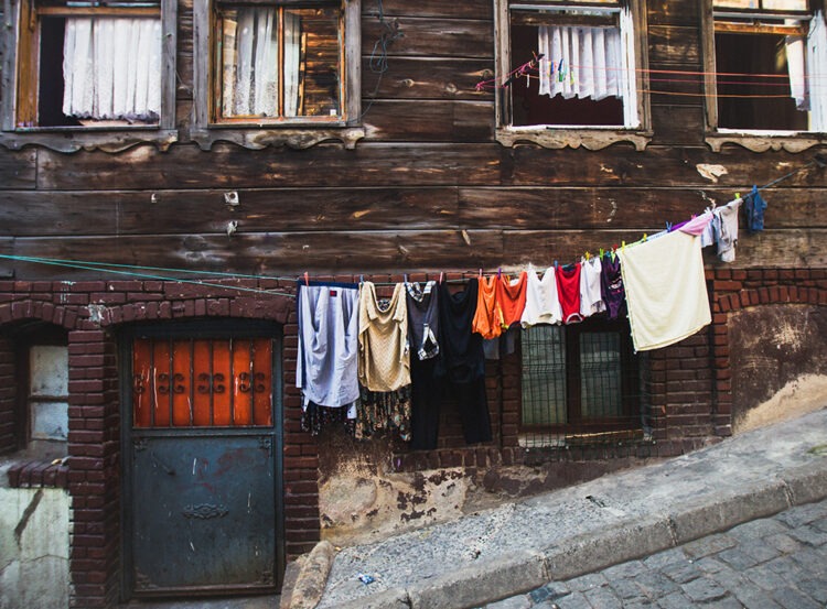 Uçurum Büyürken: Türkiye’nin En Yoksul İlleri