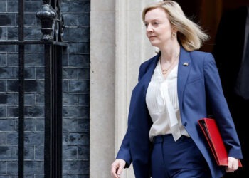 Kadın Kazandı: Birleşik Krallık’ta Başbakan Liz Truss oldu