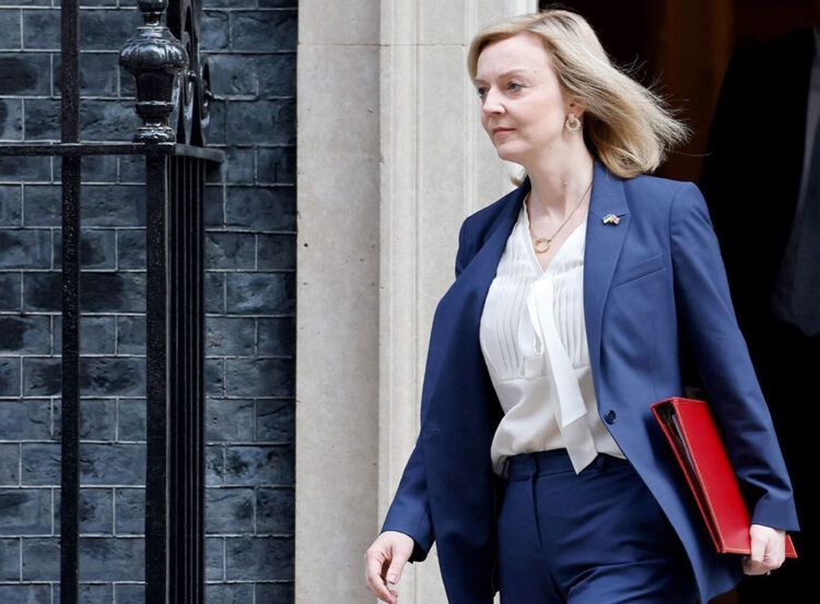 Kadın Kazandı: Birleşik Krallık’ta Başbakan Liz Truss oldu