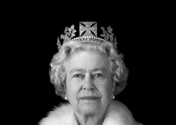 Kraliçe’yi Uğurlarken