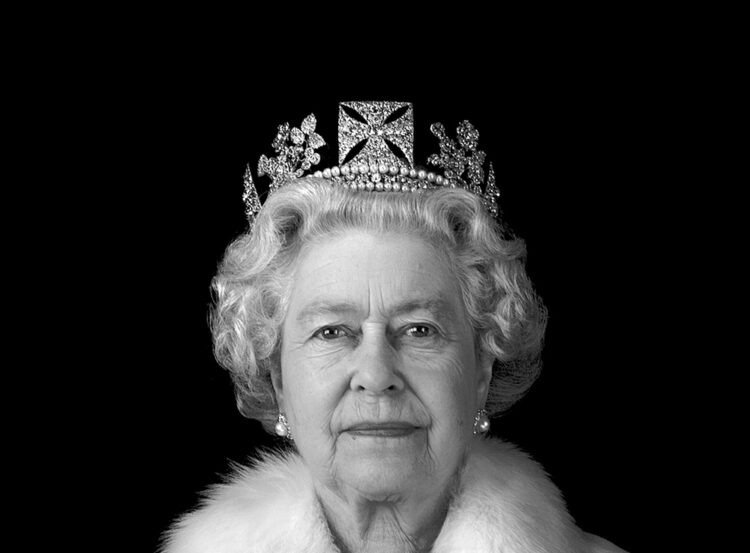 Kraliçe’yi Uğurlarken