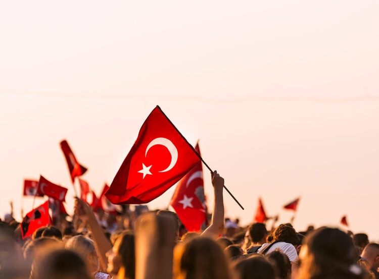Seçimin Ayak Sesleri Duyulurken: 2023 Seçimleri Ne Kadar Önemli?