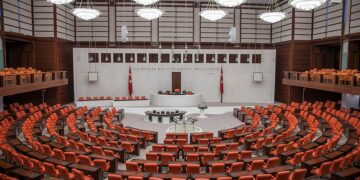 Kamu Kurumlarına Güven: Toplumun En Güvendiği Kurum Hangisi?